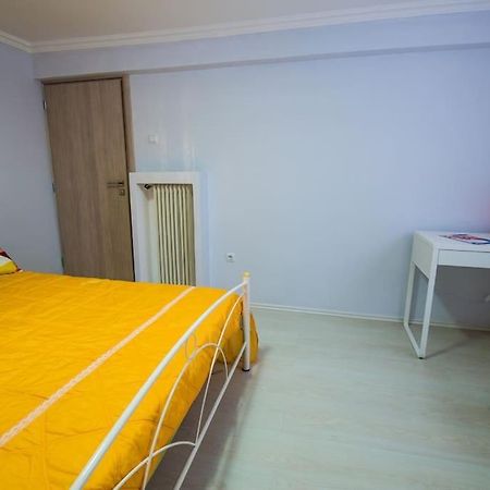 2 Bedrooms Apartment Close To Metro Dafni In Aten Exteriör bild