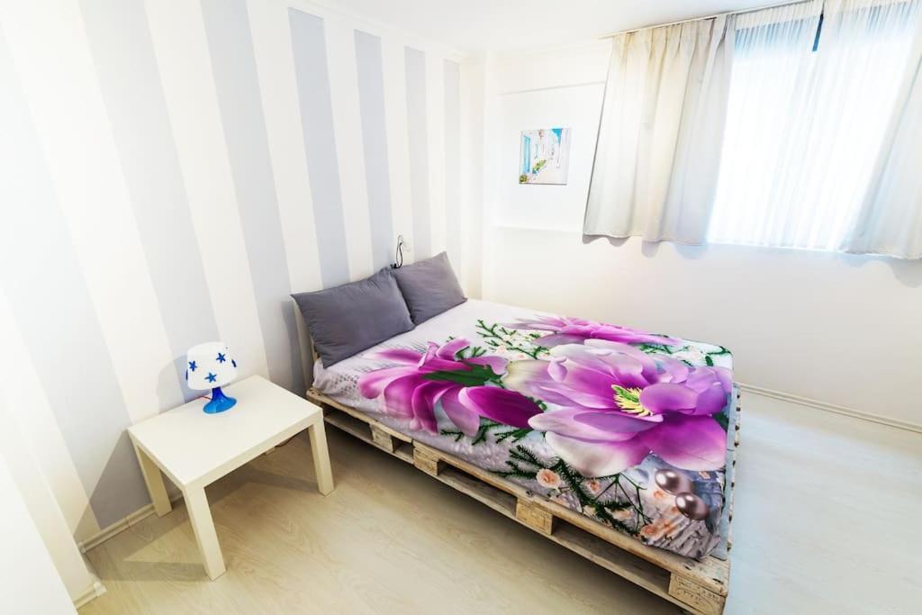 2 Bedrooms Apartment Close To Metro Dafni In Aten Exteriör bild
