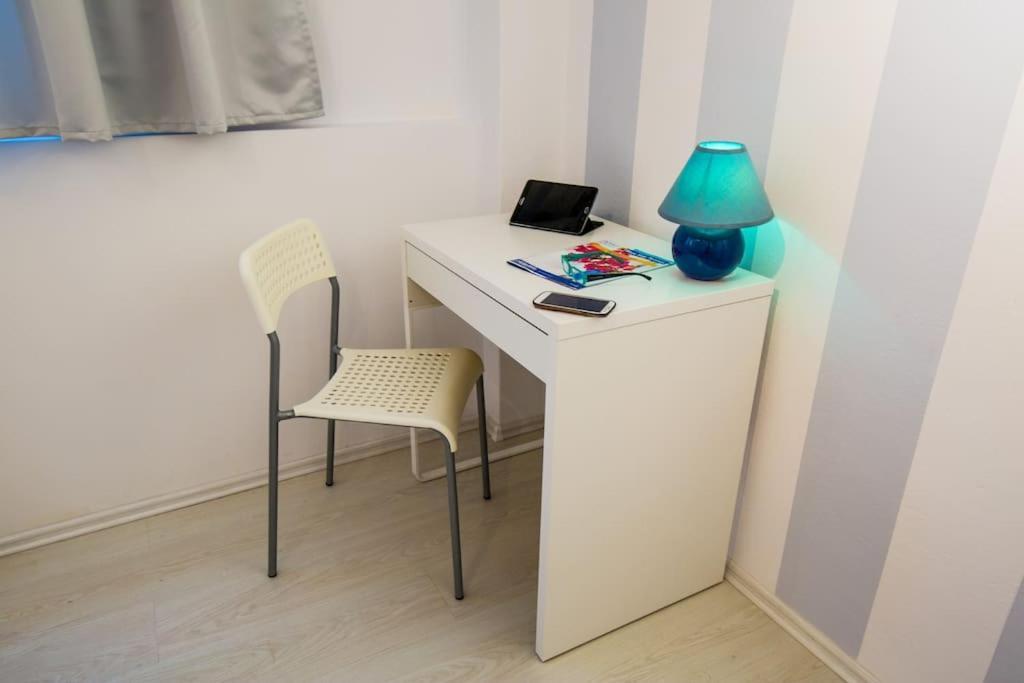 2 Bedrooms Apartment Close To Metro Dafni In Aten Exteriör bild