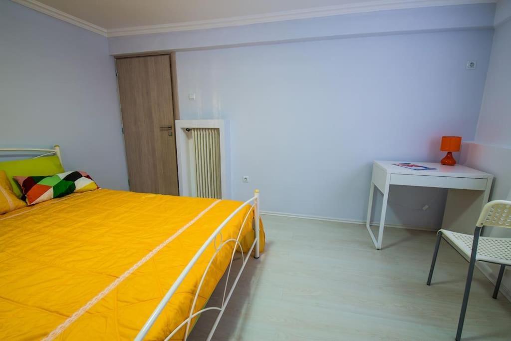 2 Bedrooms Apartment Close To Metro Dafni In Aten Exteriör bild