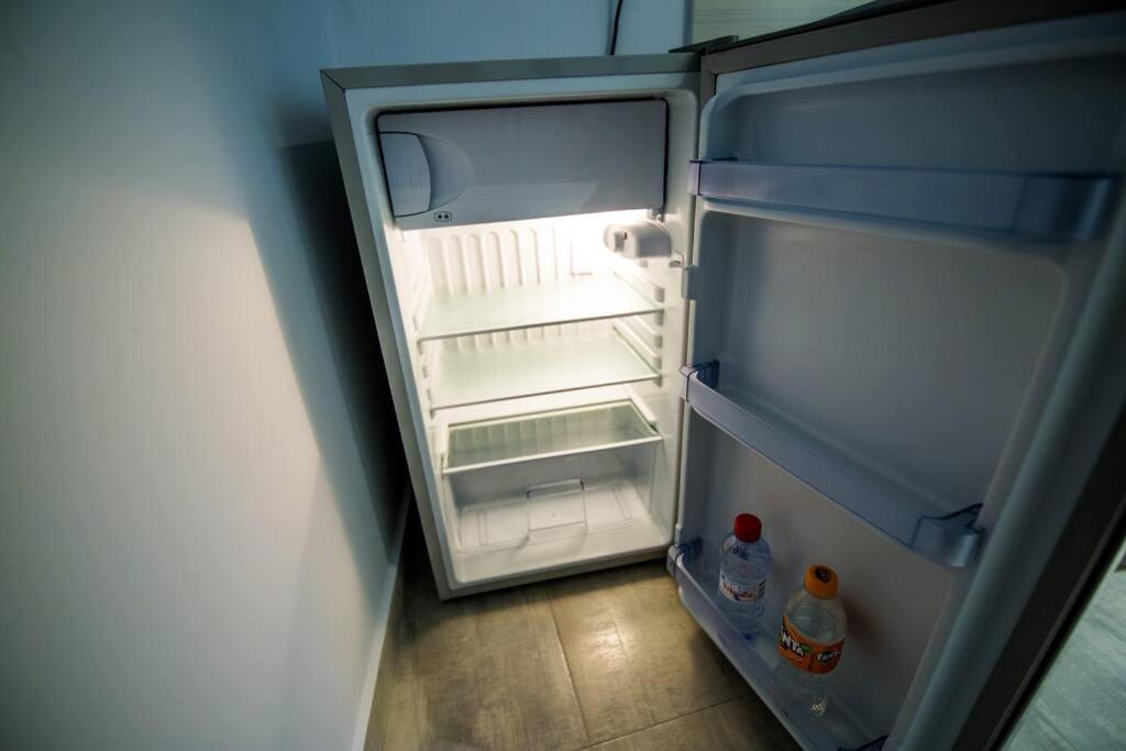 2 Bedrooms Apartment Close To Metro Dafni In Aten Exteriör bild