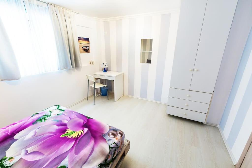 2 Bedrooms Apartment Close To Metro Dafni In Aten Exteriör bild